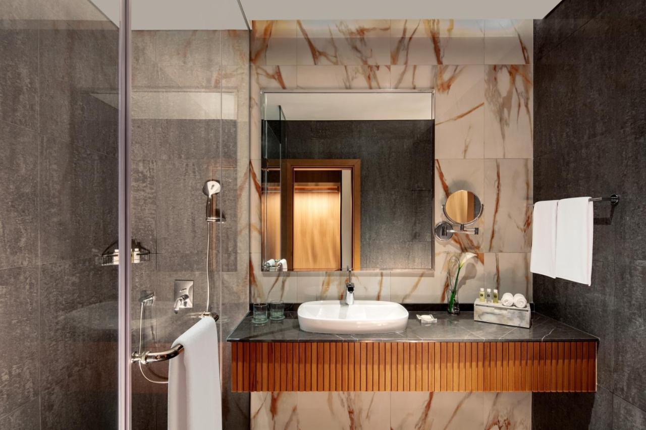The First Collection Dubai Business Bay酒店 外观 照片 Bathroom