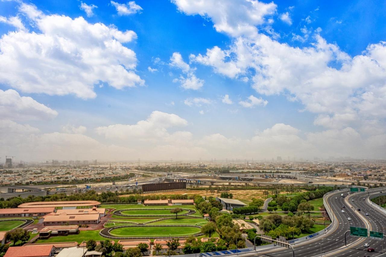 The First Collection Dubai Business Bay酒店 外观 照片 Dubai Racing Course